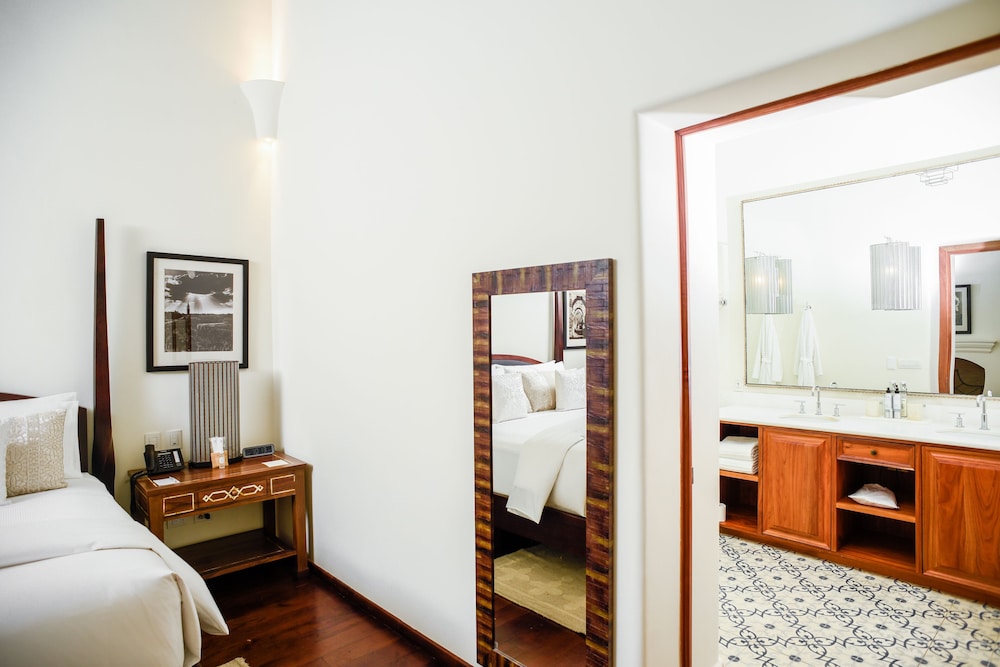 Hotel Casa Blanca 7 25/68