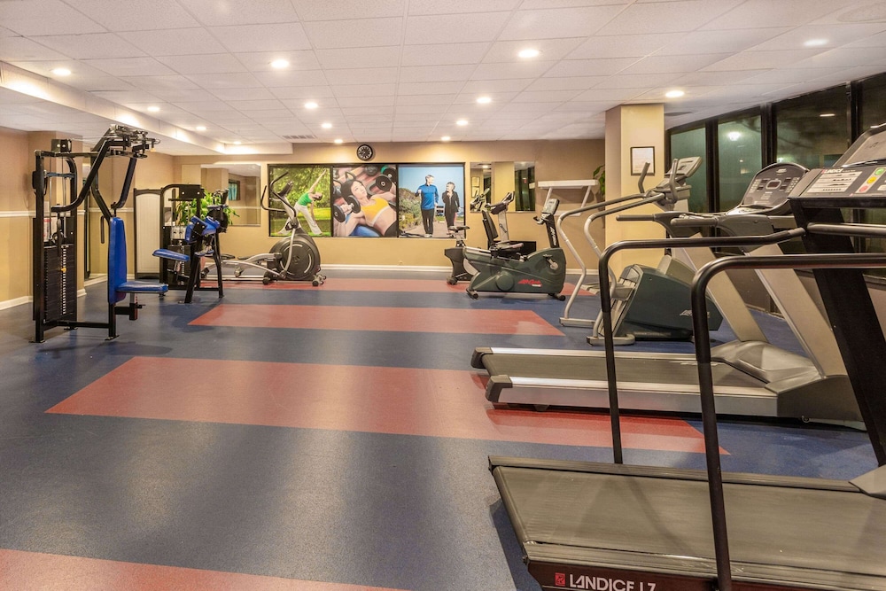 Ramada Plaza by Wyndham Virginia Beach Oceanfront 26/50