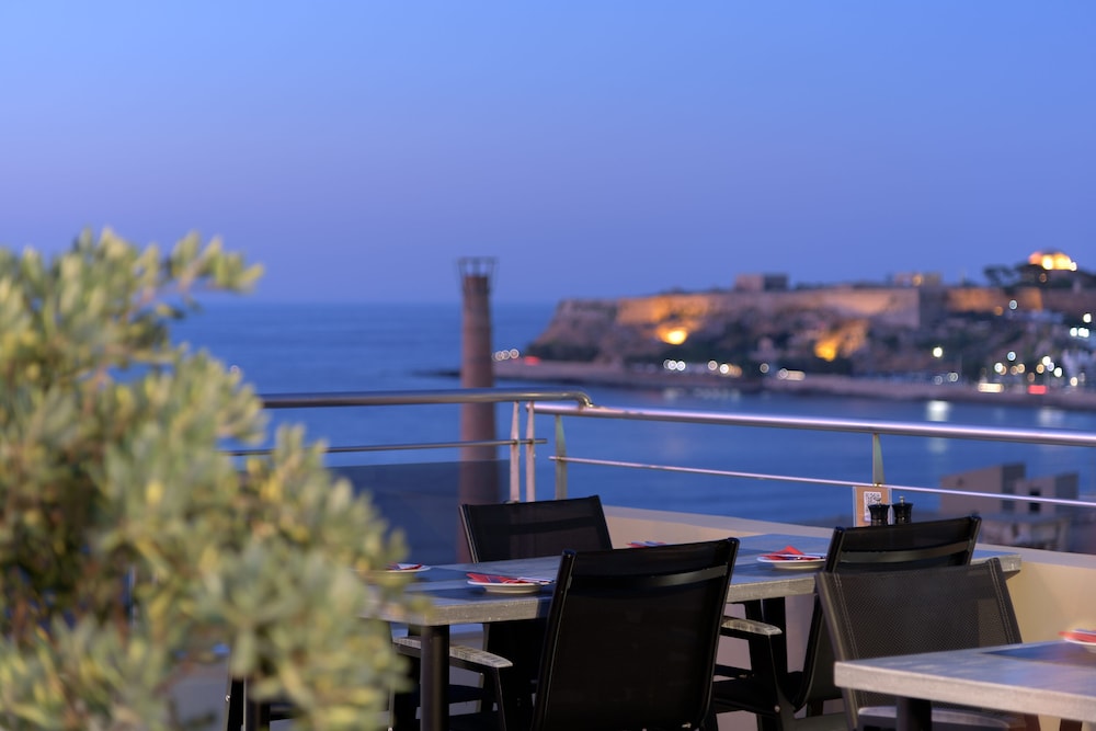 Macaris Suites And Spa 59/66