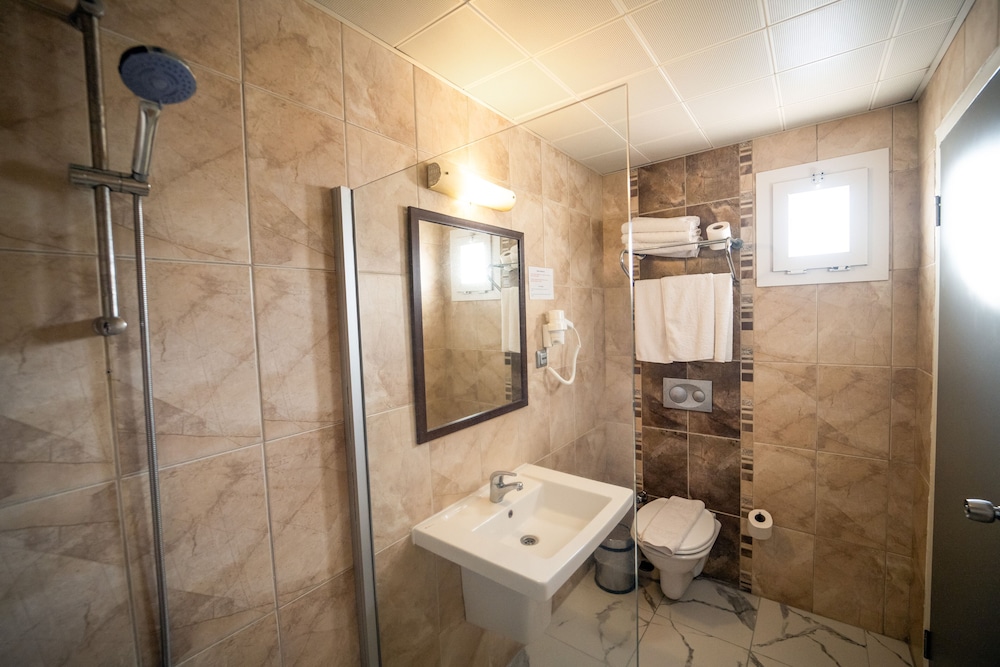 MODA BEACH HOTEL 55/57
