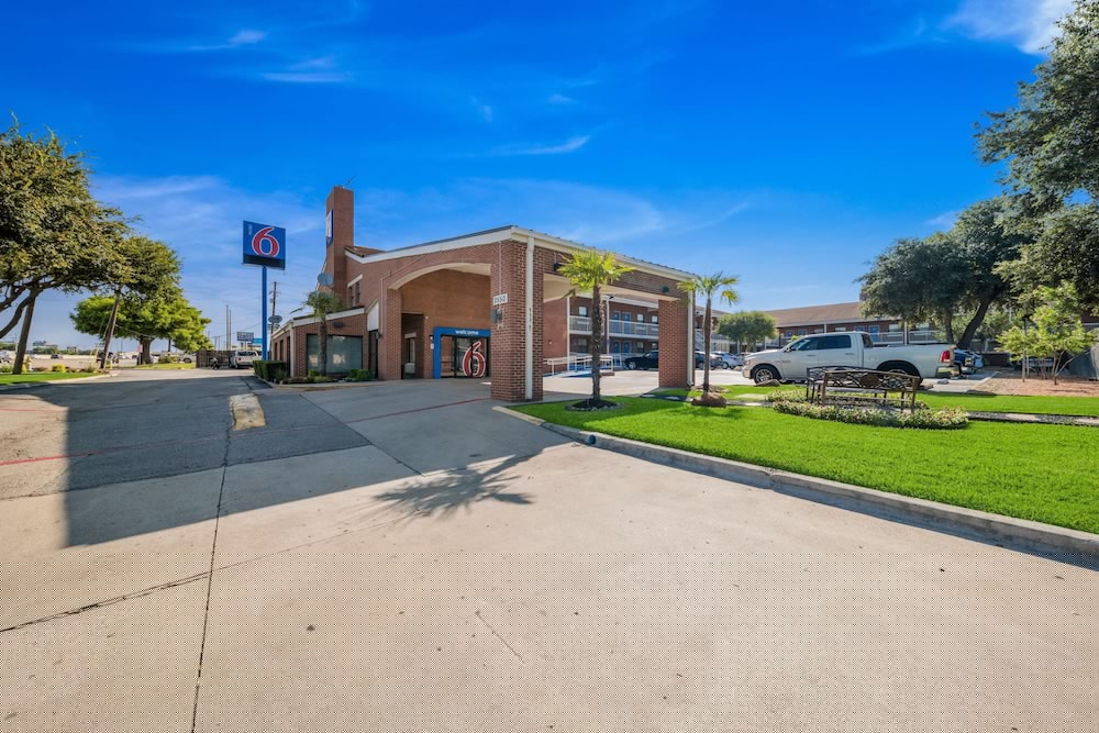 Motel6 Plano, TX - Plano Northeast 34/42