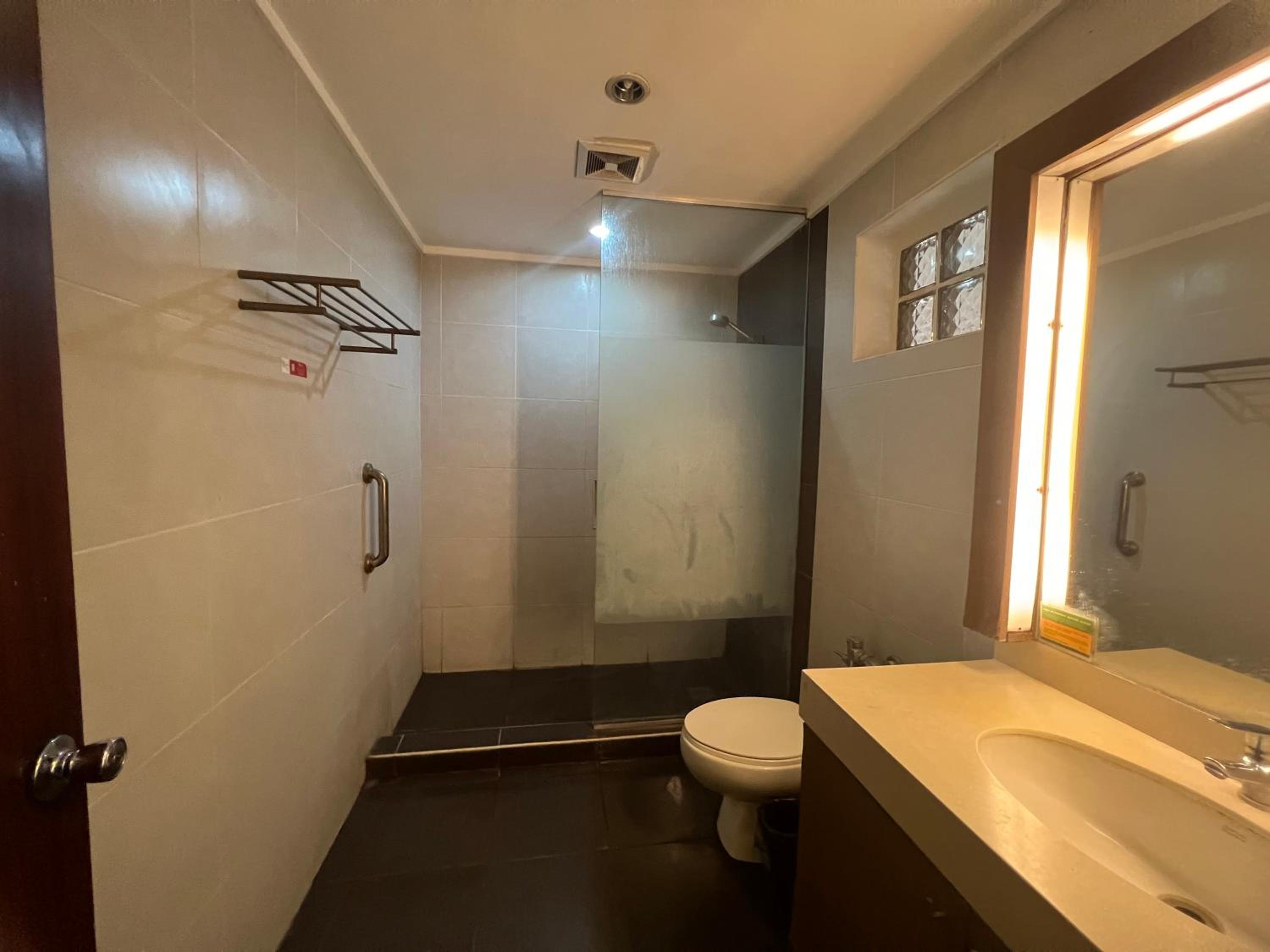 Century Plaza Hotel 48/50