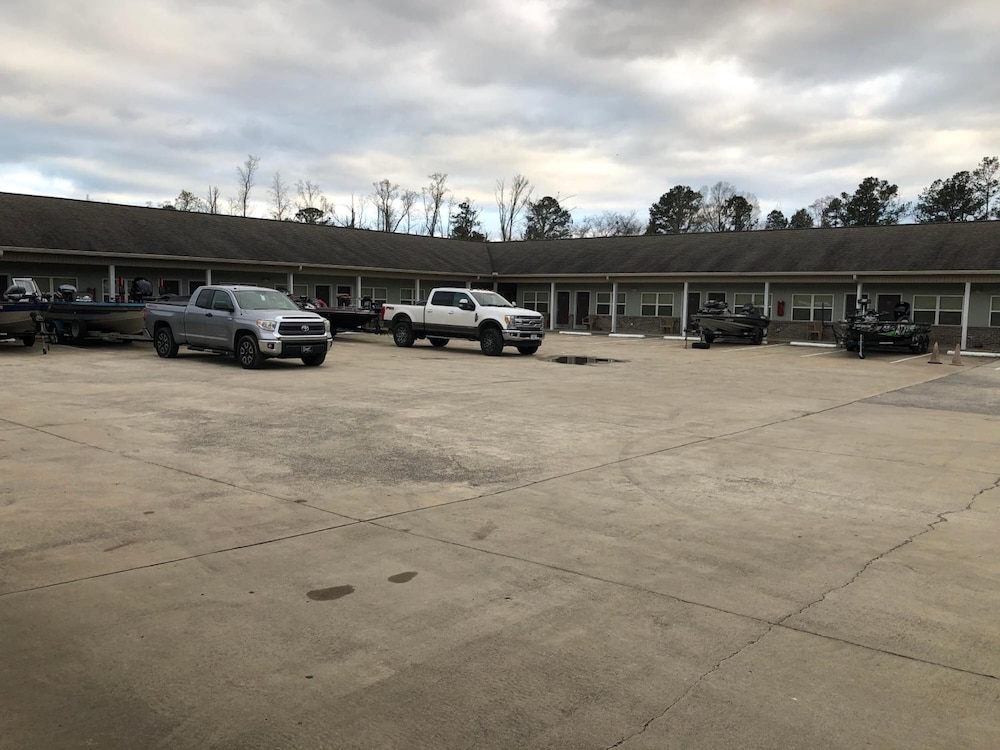 Weiss Lake Lodge 32/64