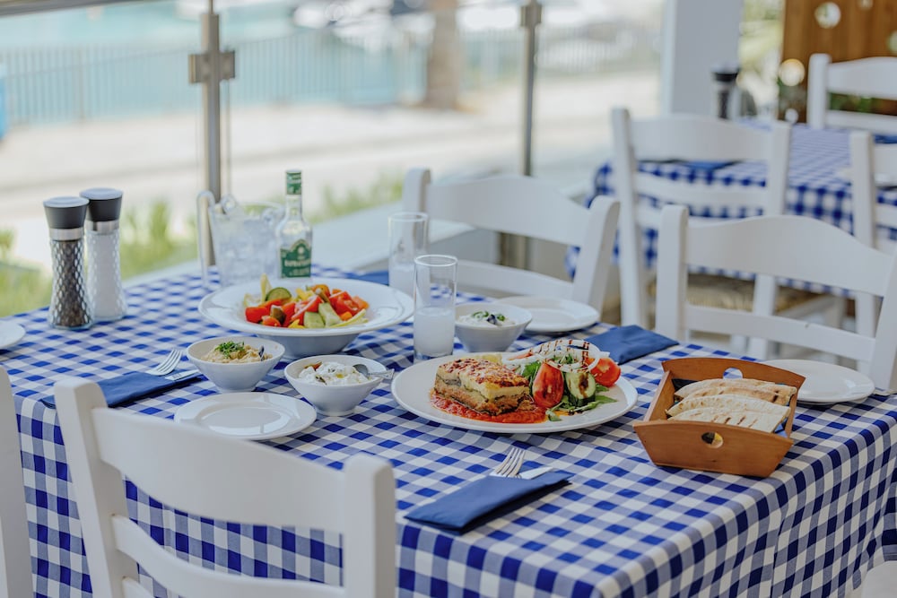Golden Coast Beach Hotel 35/50