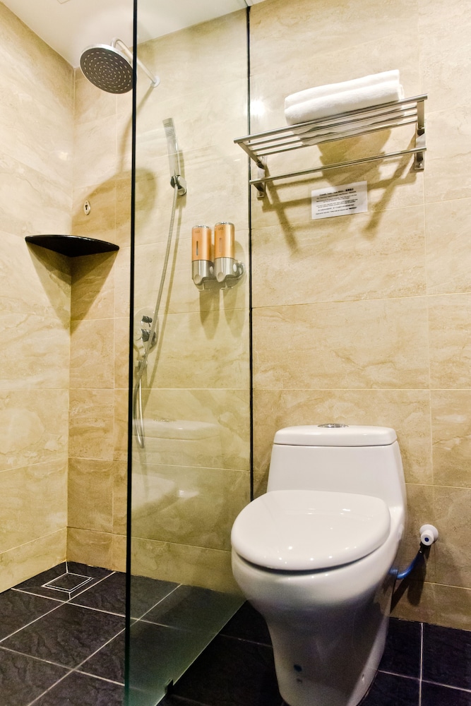 Mercury Boutique Hotel 50/50