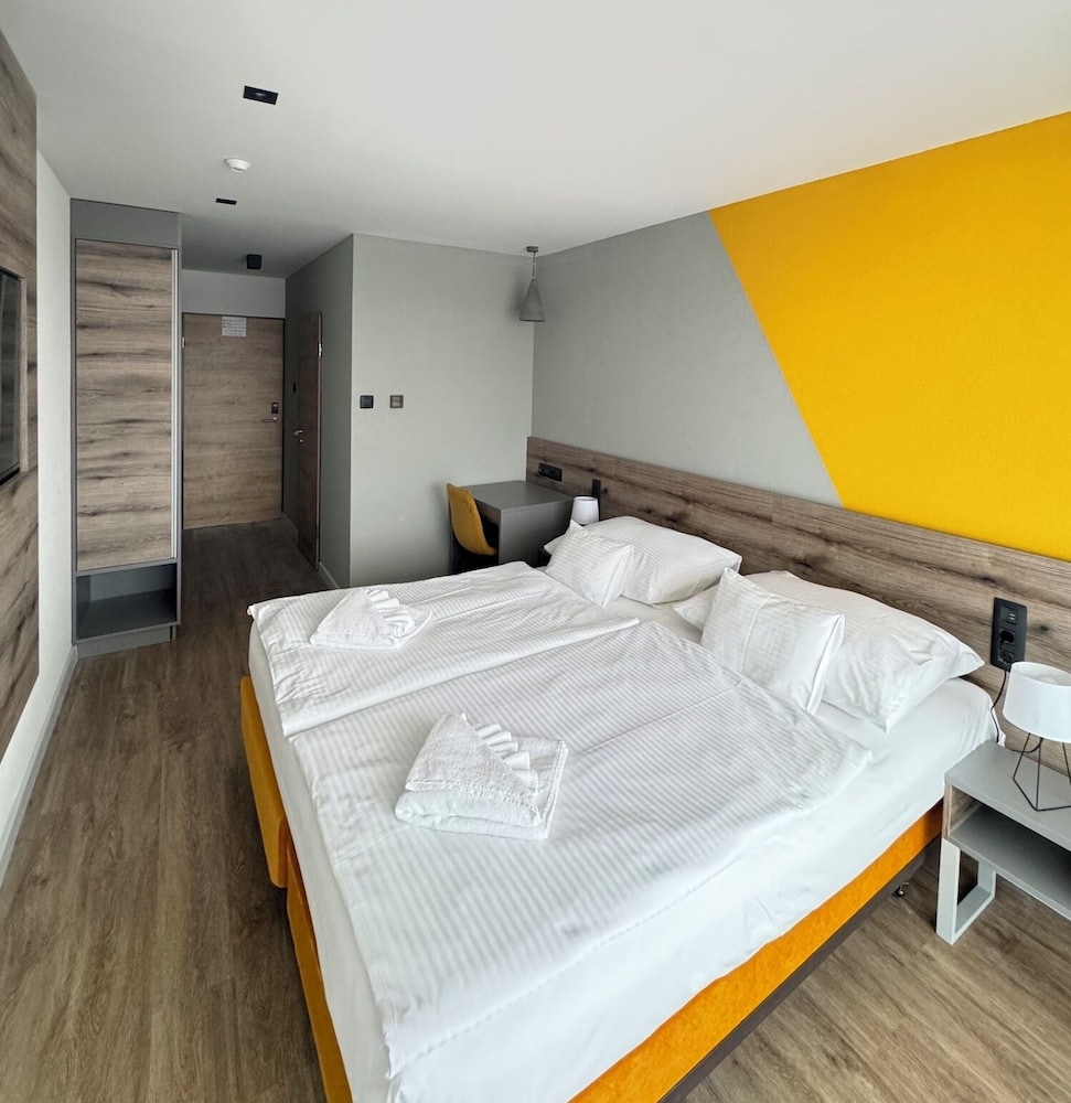CITY PARTNER HOTEL SZIESZTA 7/24