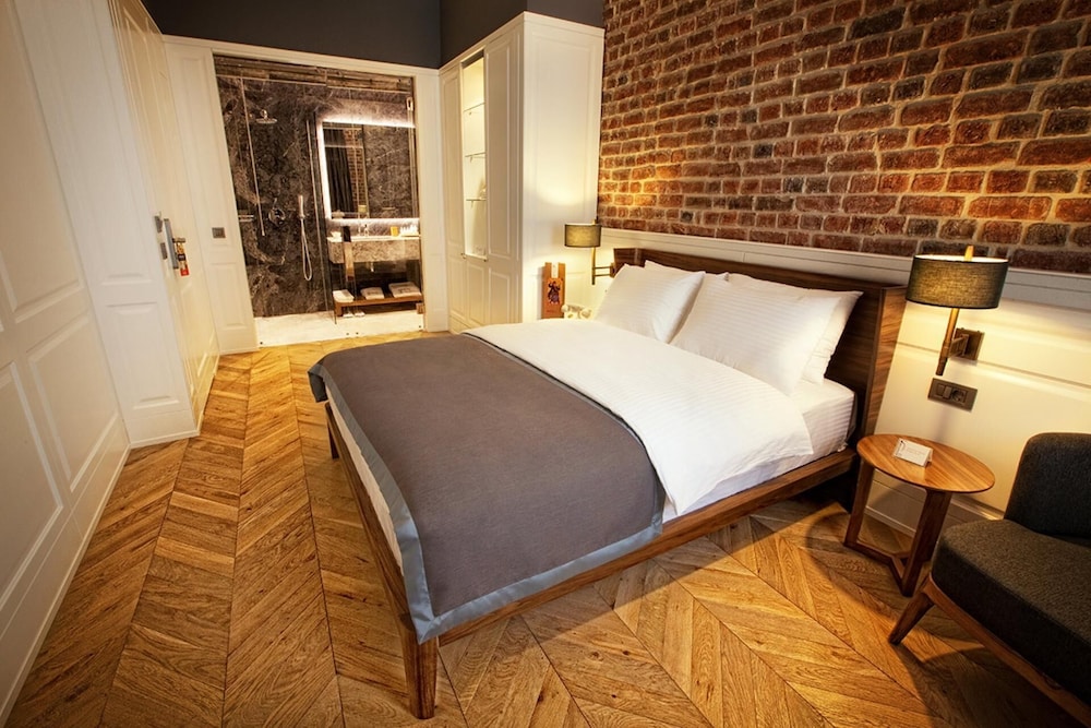 LUXURY, DOUBLE BED