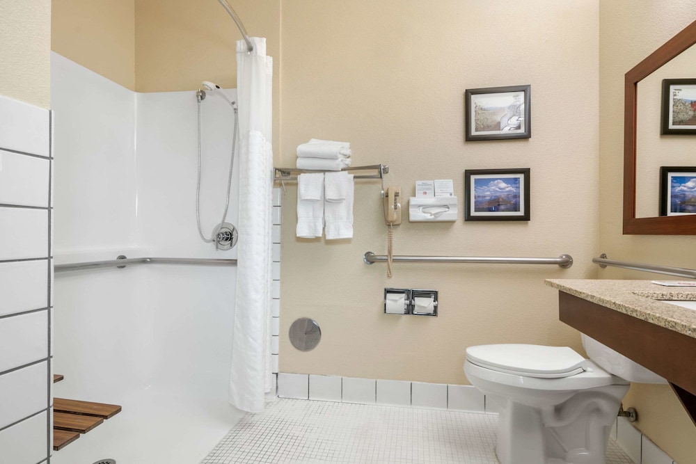 Comfort Inn Medford North 9/24