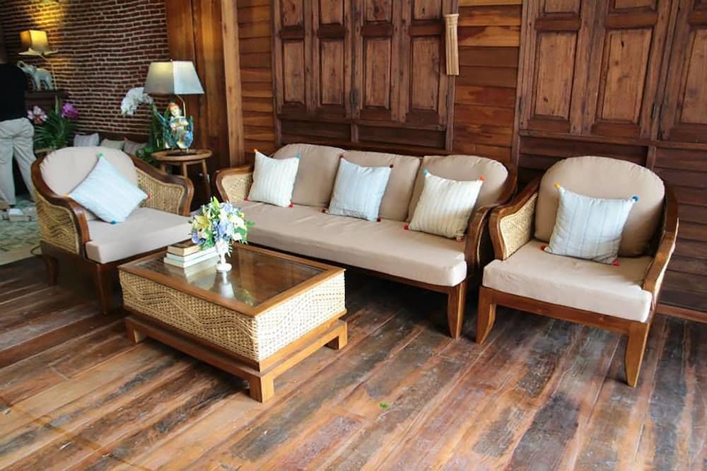 Rustic River Boutique 45/72