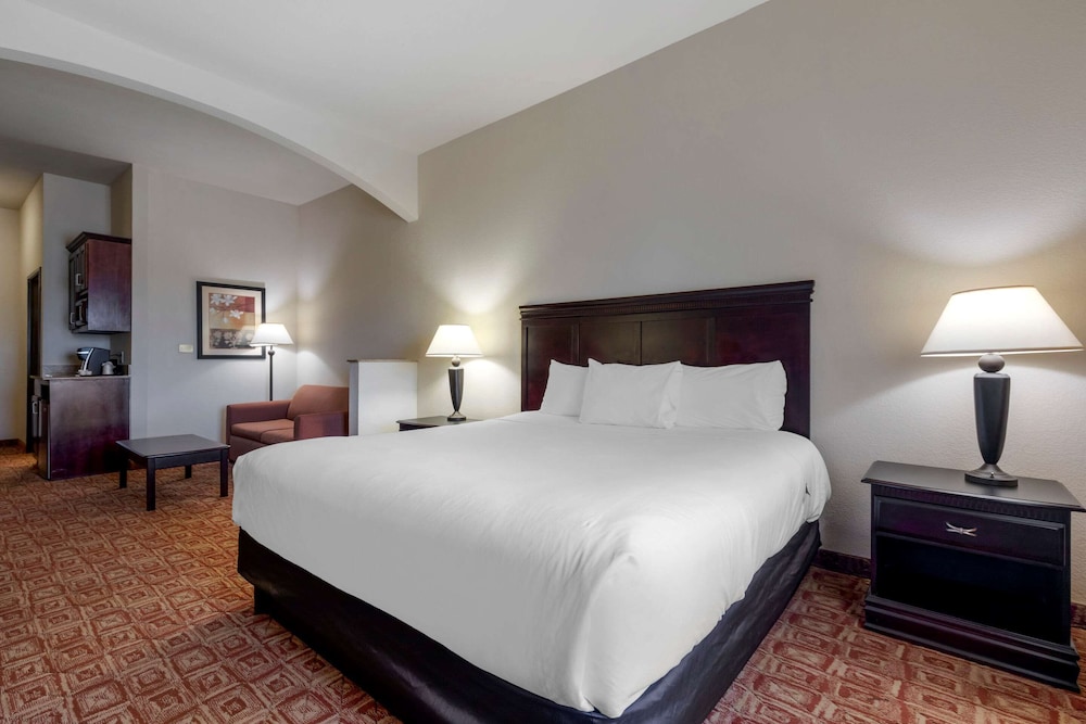 Comfort Inn Suites Denison North Lake Texoma 10/38