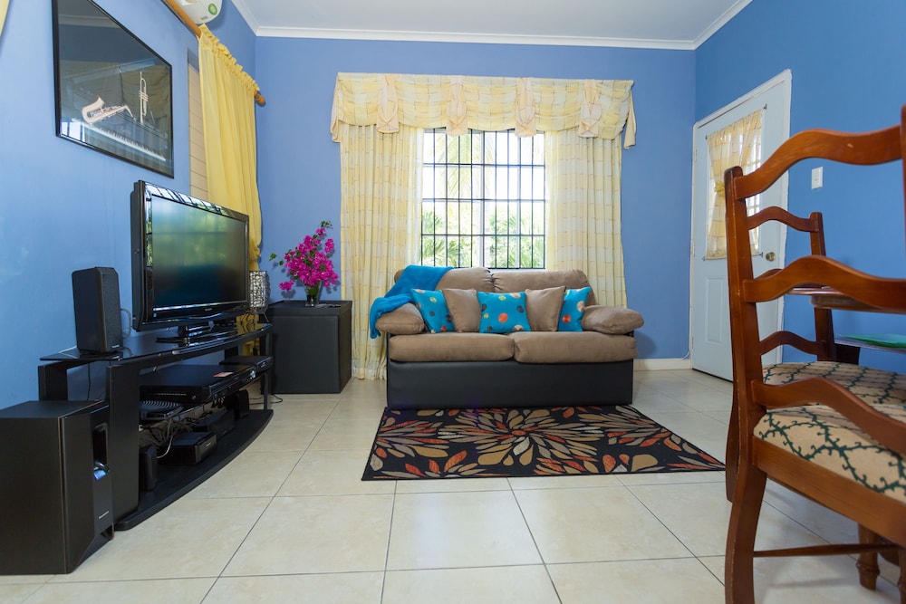 New Kingston Apt At Wellington Cove 16/27