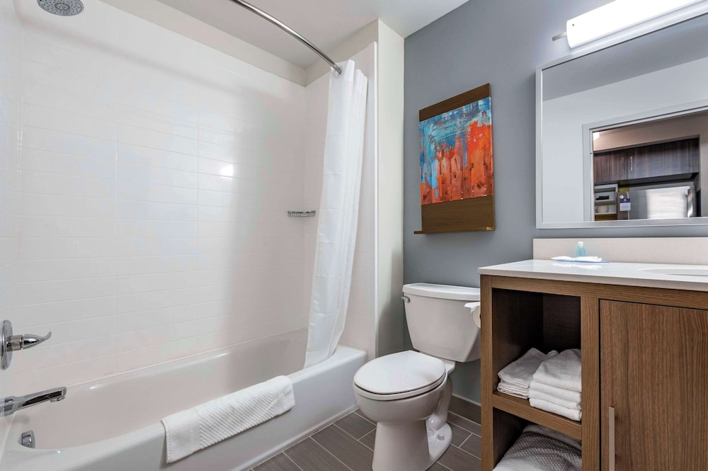جناح بسريرين كوين مع أريكة، MainStay Suites Georgetown Lexington North 4/6
