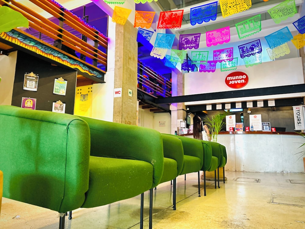 Hostel Mundo Joven Catedral 44/50