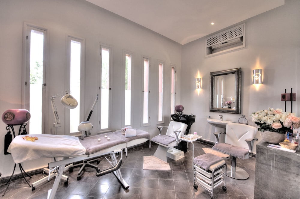 Domaine des Remparts Hotel and Spa 39/60