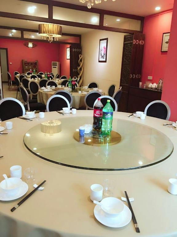 Vienna Hotel (Guangzhou Hanxi Changlong Park Branch) 44/51