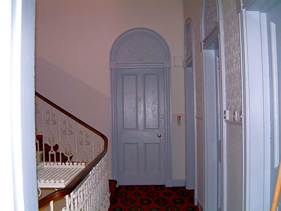 Terrace hotel 2/50