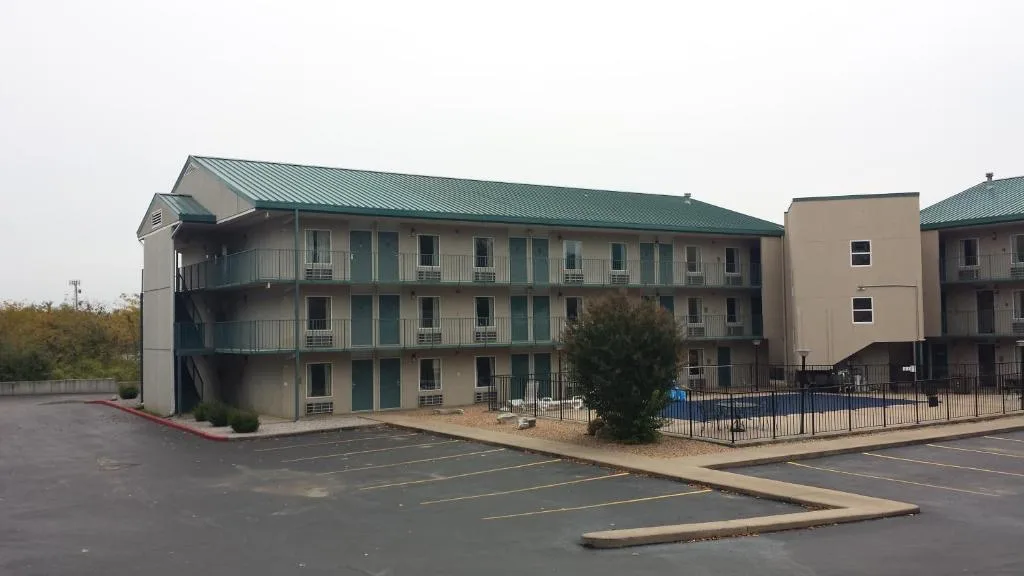 Harrison, AR 32/43