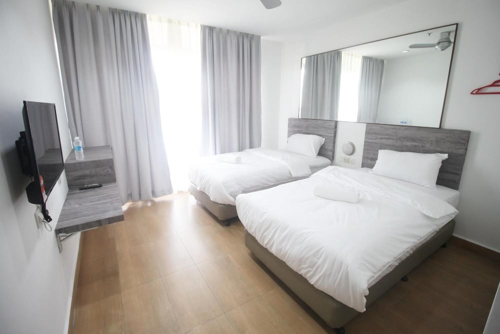Tropical Hotel at Kota Damansara 15/26