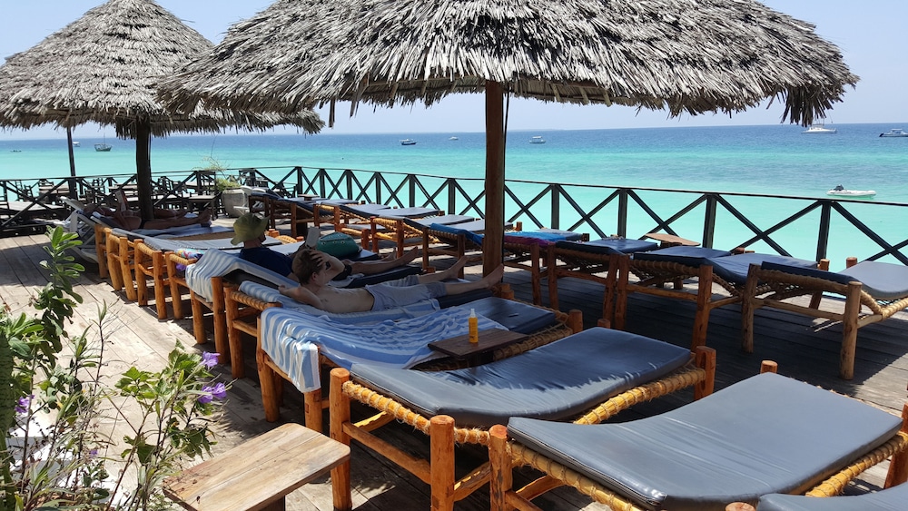 Langi Langi Beach Bungalows 14/47