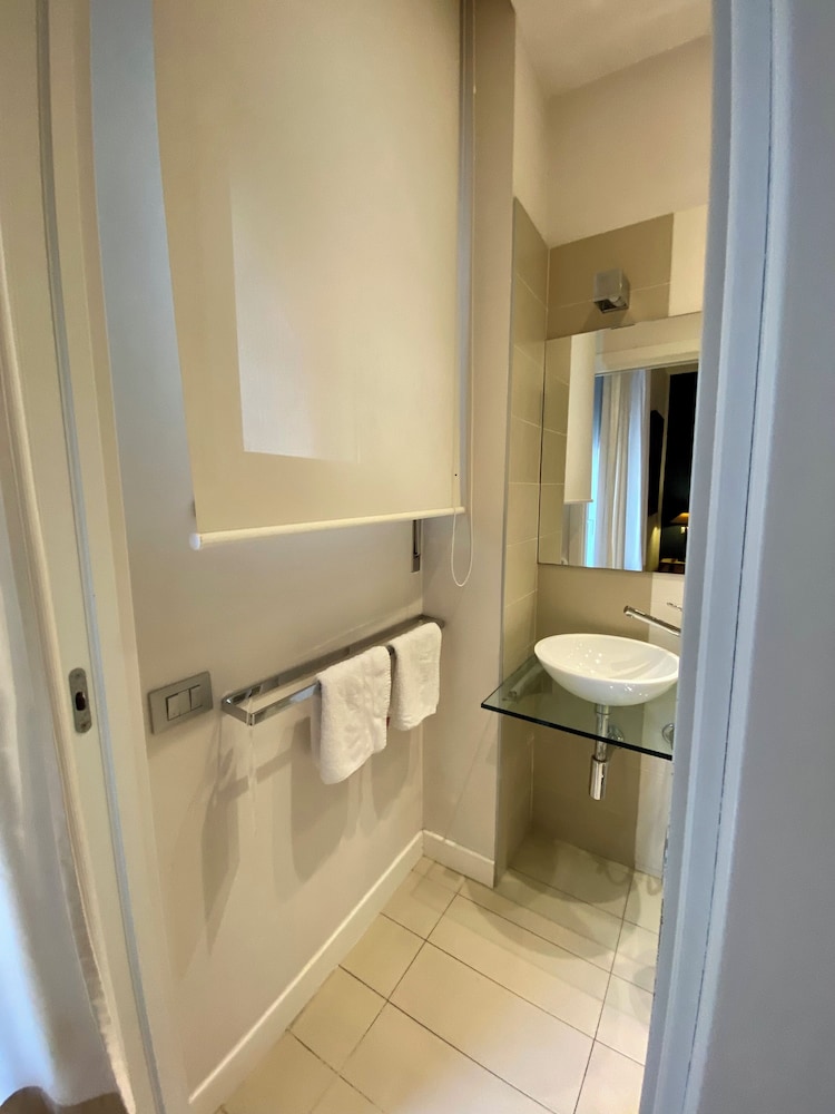 Suite 136 Luxury Rooms 49/50