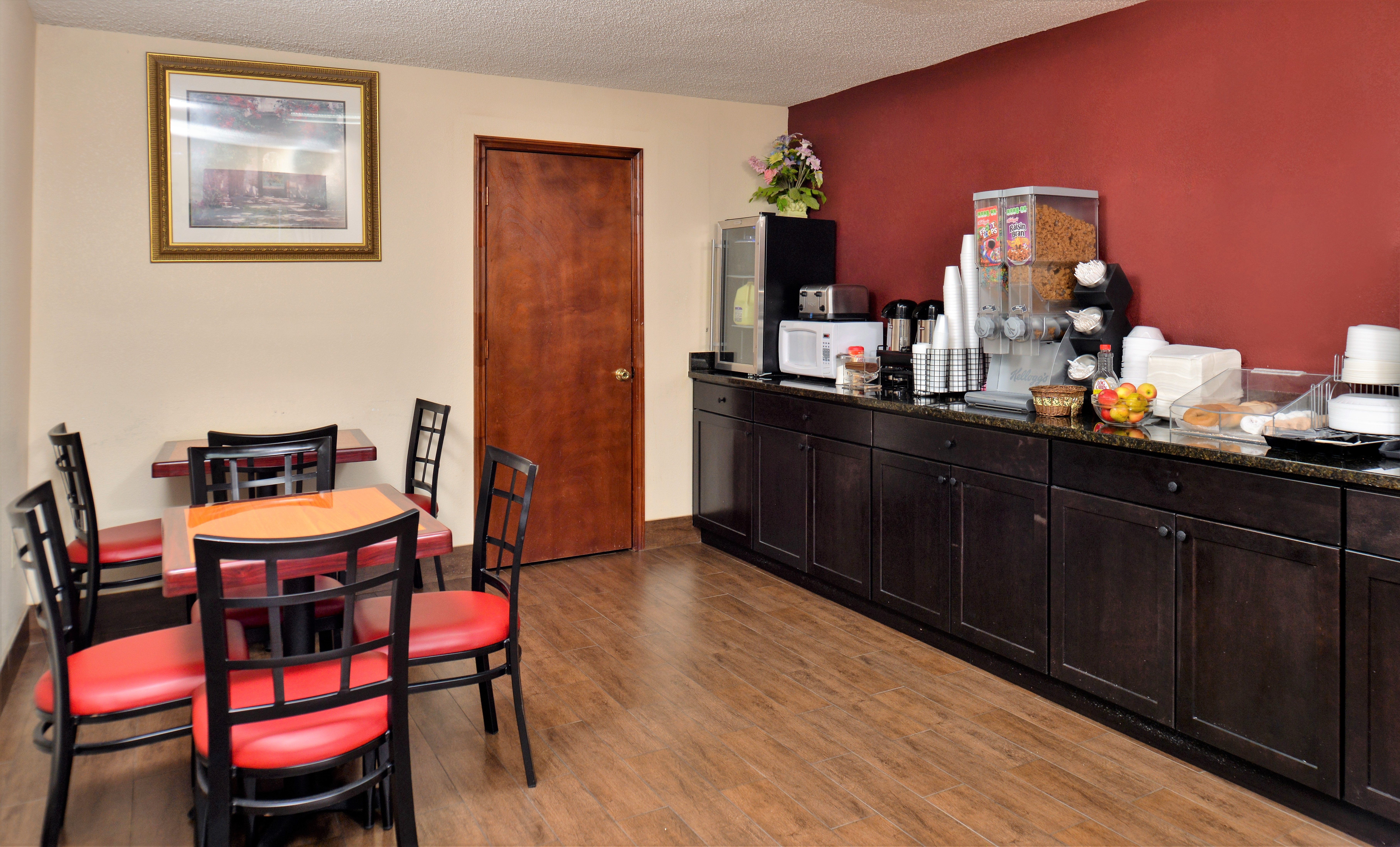 Red Roof Inn Cartersville-Emerson/LakePoint North 7/10