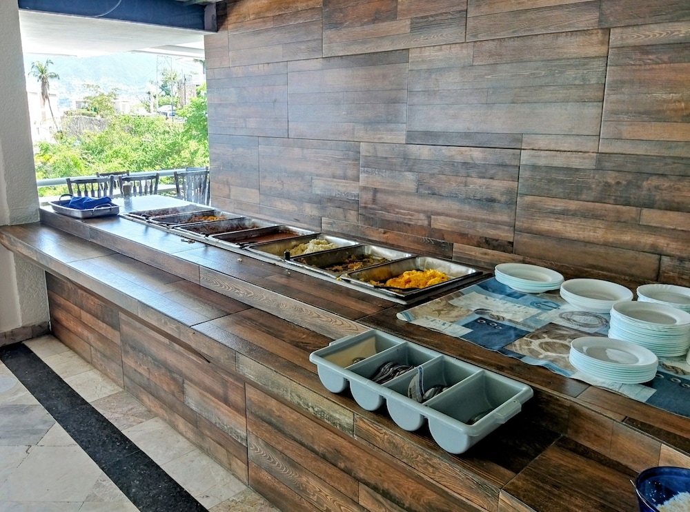 Hotel Aristos Acapulco 25/50