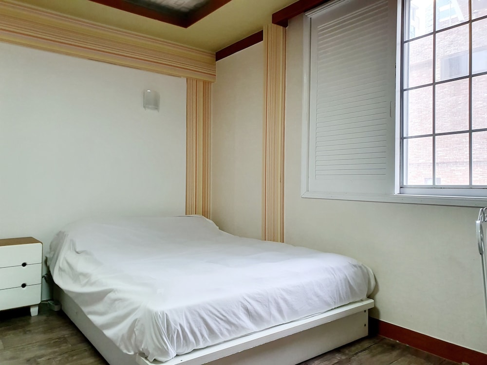 Kimchee Busan Downtown Guesthouse 12/51