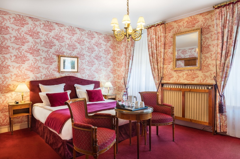 Grand Hotel Des Templiers 43/68