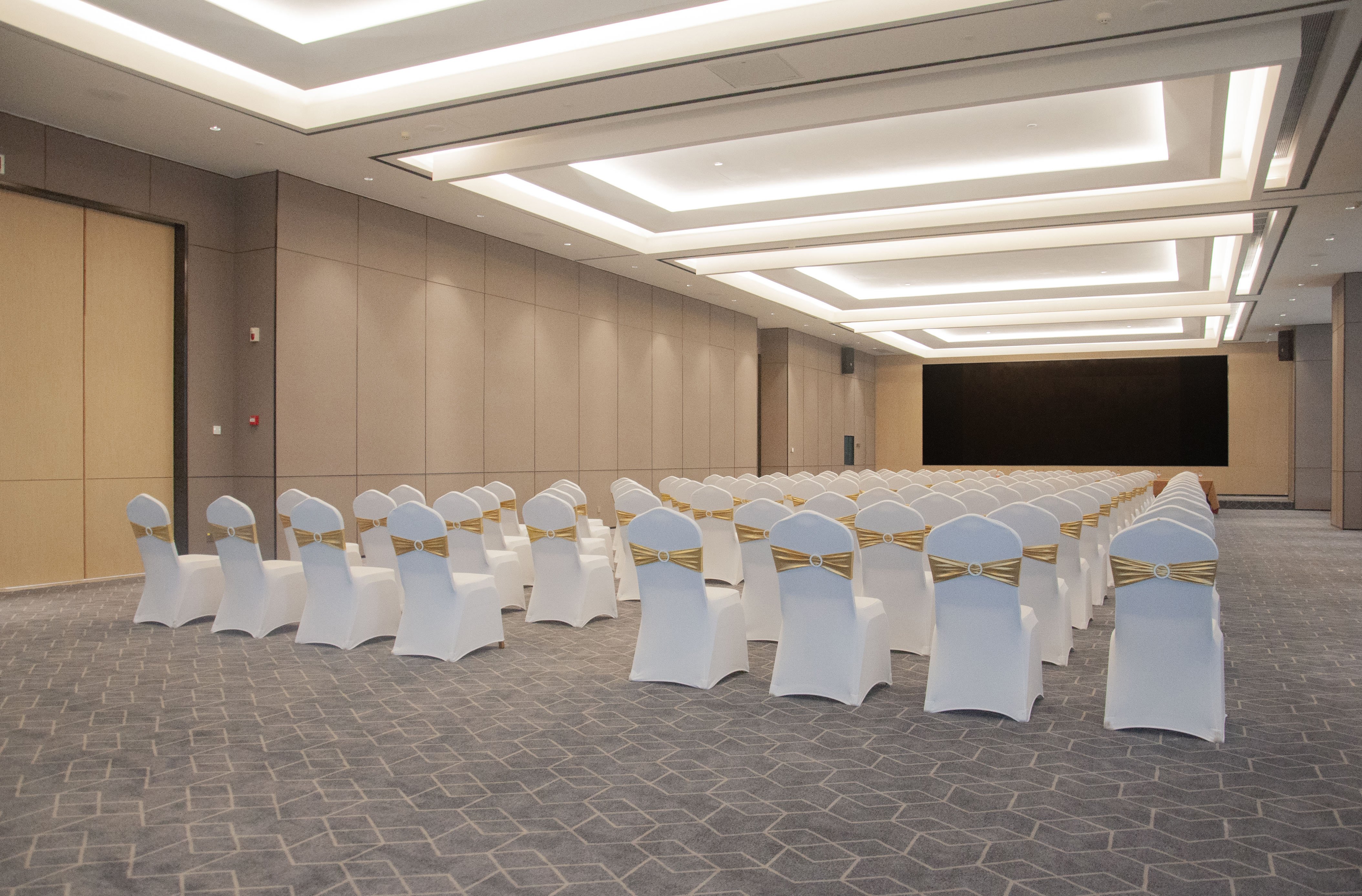 Holiday Inn Express Shenzhen Haiyuan City 36/45