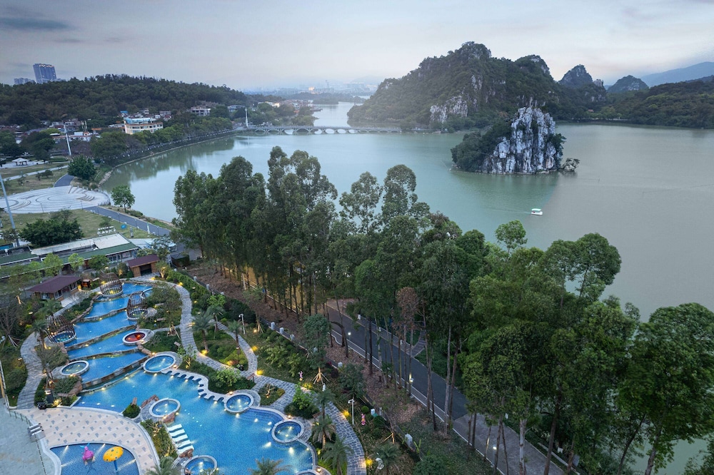 Wyndham Grand Zhaoqing Downtown 42/47