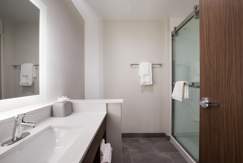 Holiday Inn Express And Suites Hoffman Estates 22/48