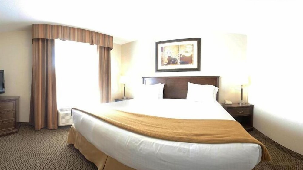 Holiday Inn Express Suites Slave Lake 23/69