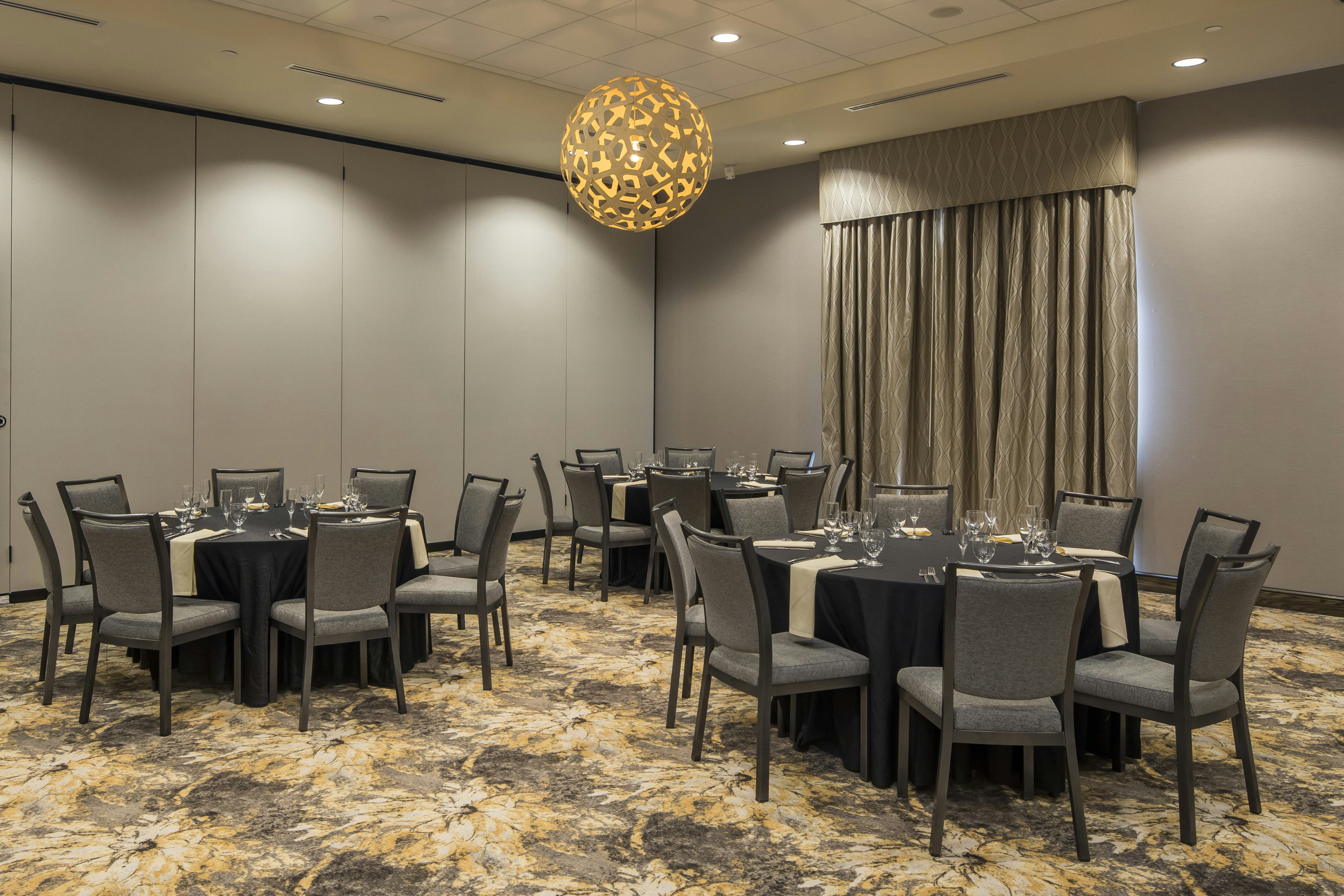 HILTON GARDEN INN PITTSBURGH AIRPORT 16/19
