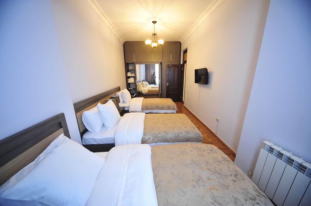 Guesthouse And Hostel Batumi Globus 9/46