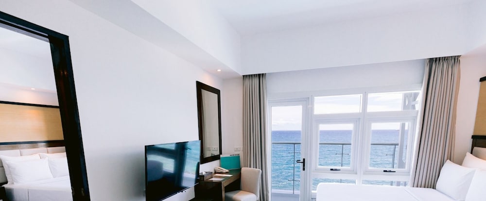 Arterra Hotel and Resort 50/50