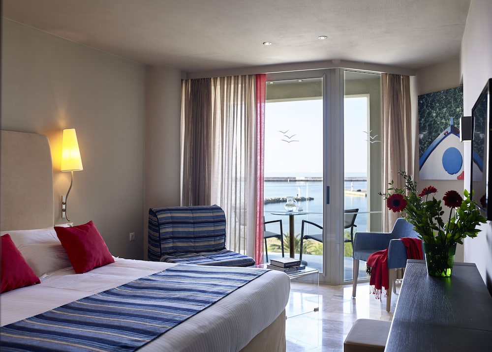 Kyma Suites Beach Hotel 12/50