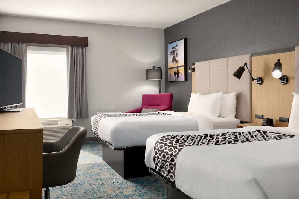 La Quinta Inn Suites By Wyndham Selma Smithfield I 95 21/45