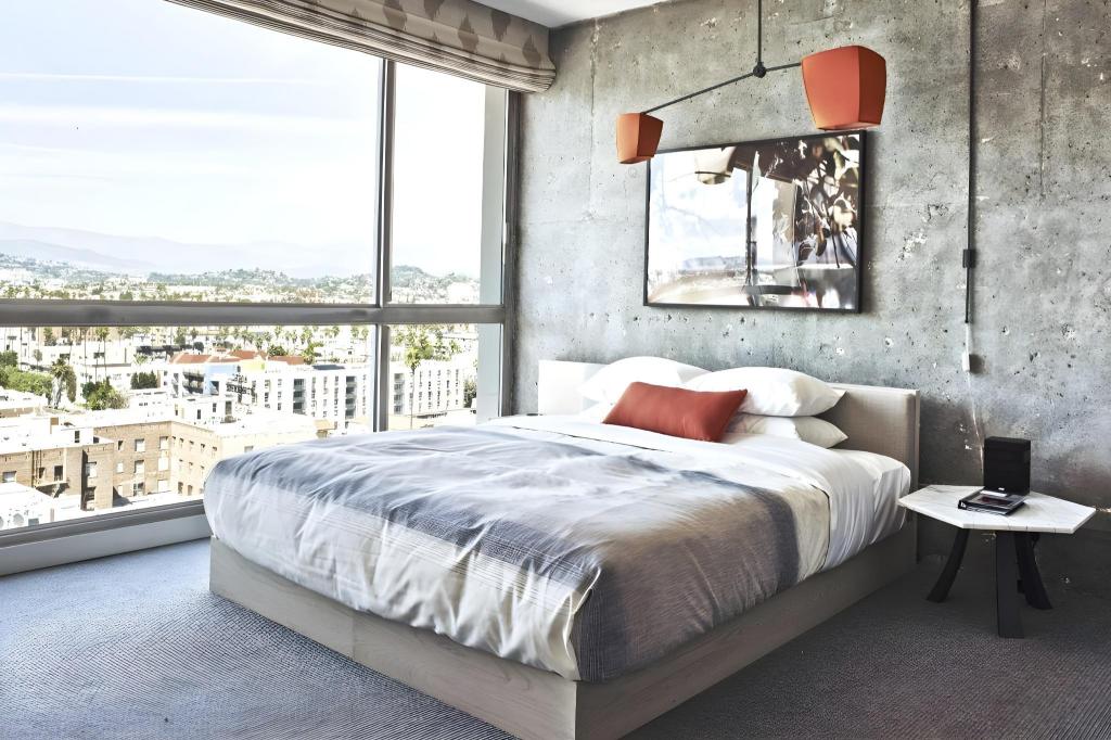 Suite, Apartment, King Bed, Hollywood Hills View