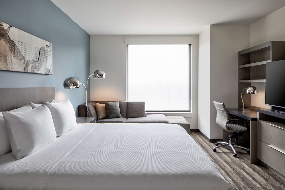 ROOM, KING BED, DEN