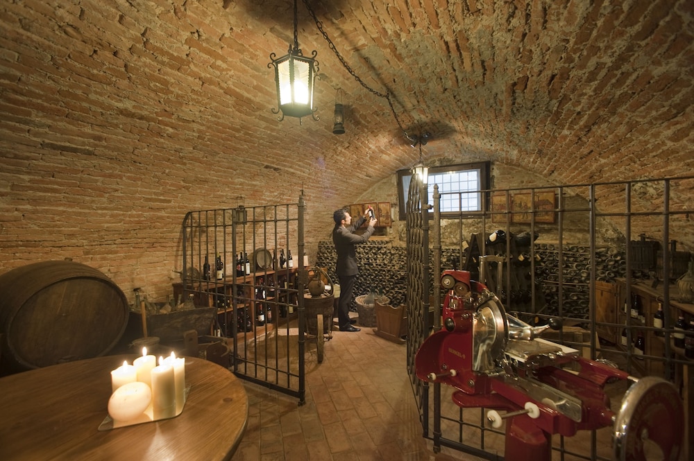 Relais Castello Bevilacqua 32/50