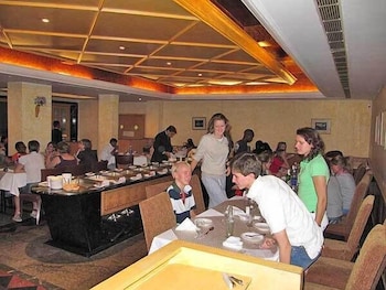 Ritz Plaza 22/50