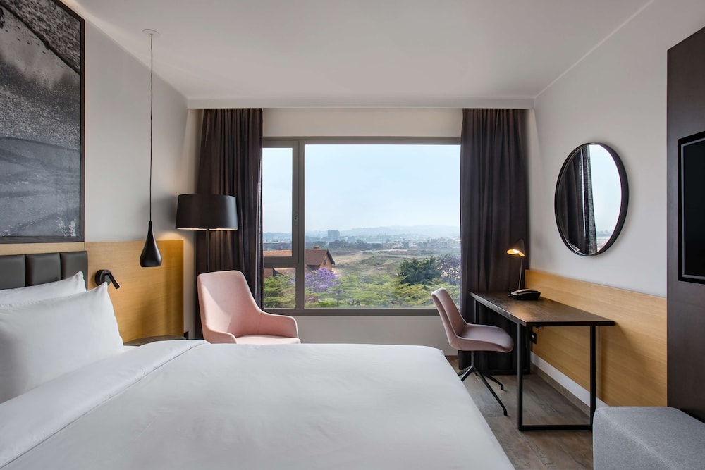 Standard, King Bed, Water Front