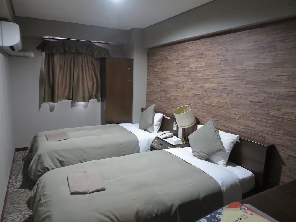 Hotel Rumieru Hyuga 5/32