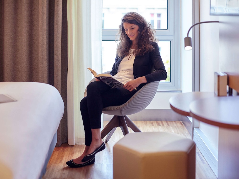 Mercure Paris Arc de Triomphe Etoile 45/72