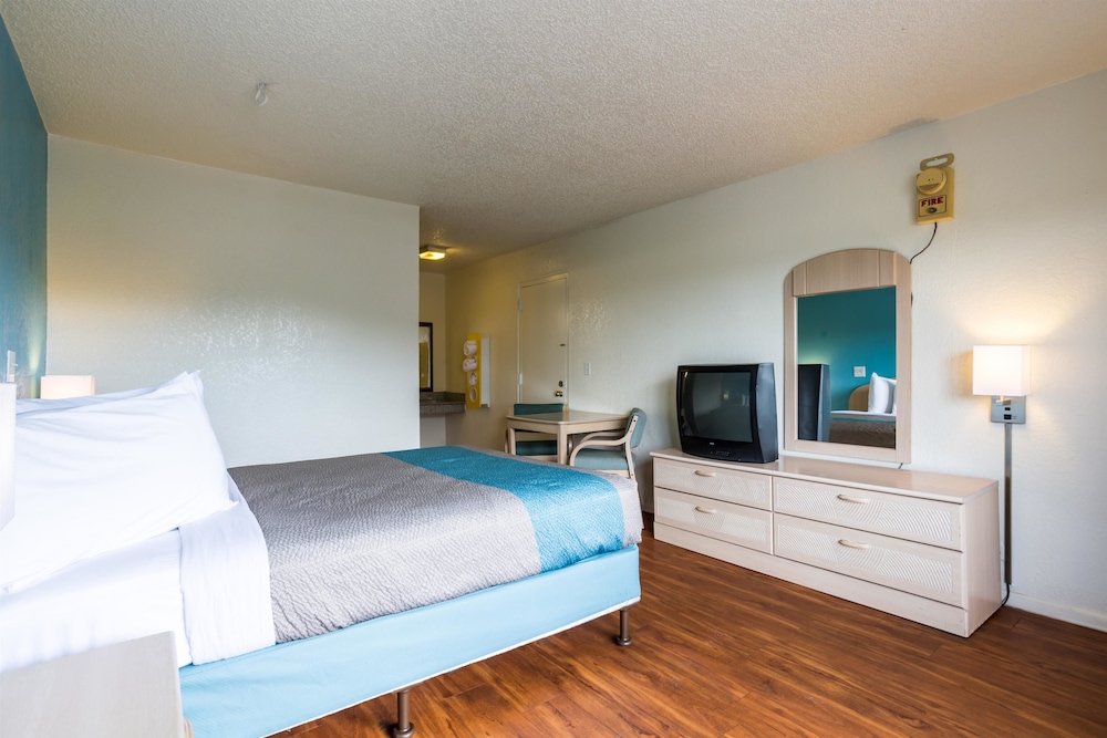 Motel6 Spring Hill, FL - Weeki Wachee 27/64