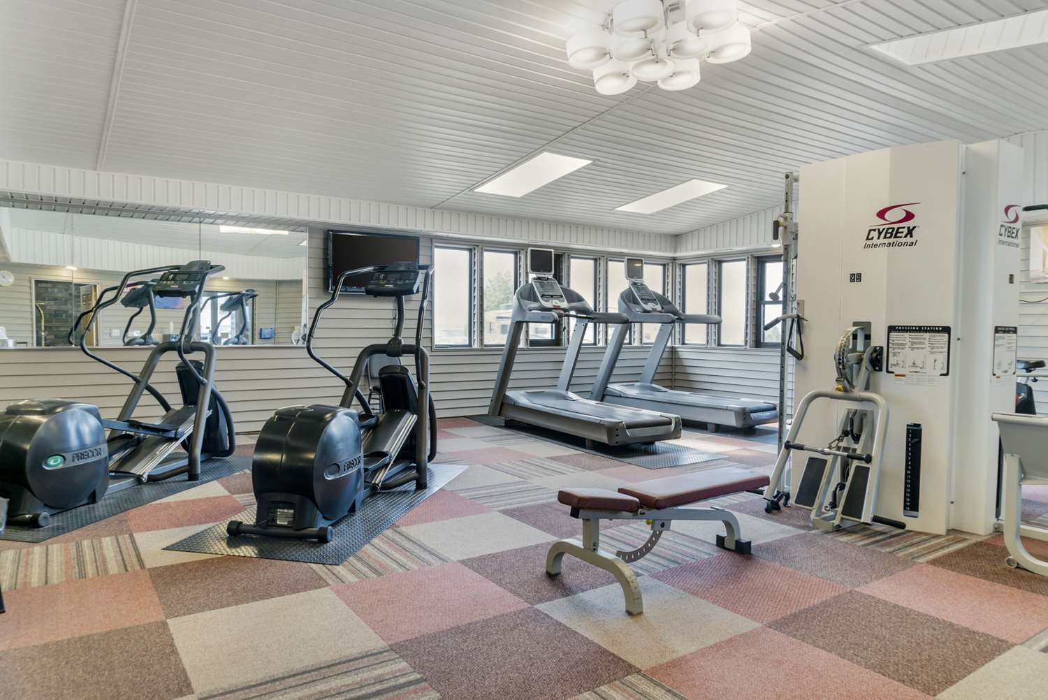 Comfort Inn Manistique, MI 2/4
