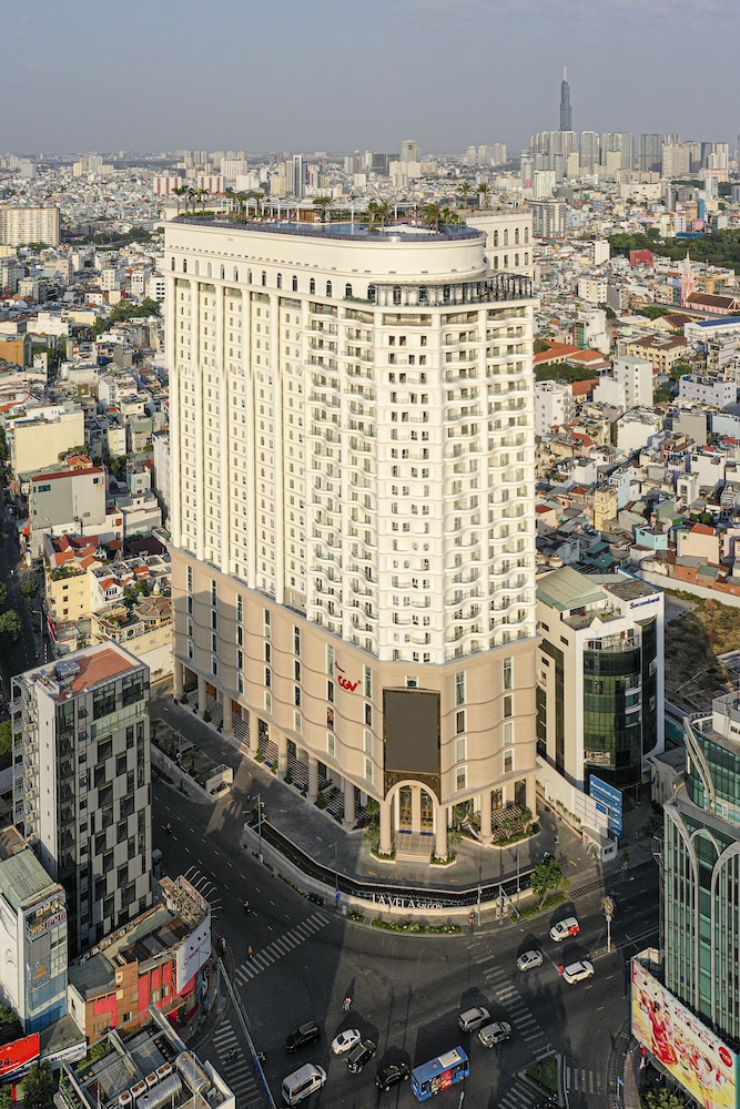 La Vela Saigon Hotel 1/47