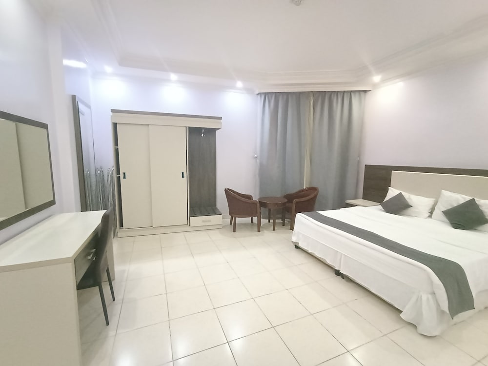 برج الحياة -الملز(Burj Al Hayat Furnished Suites Al Mallaz) 16/50