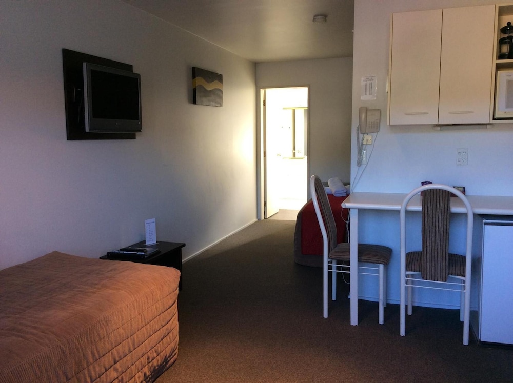 Marksman Motor Inn 18/47