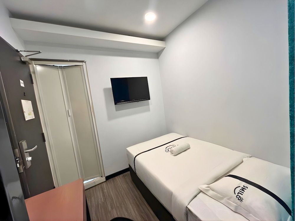 ROOM, SINGLE